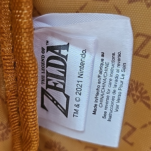 Zelda gamers gift pack, tote, lanyard, arm sleeves, wood plaque - Picture 4 of 16